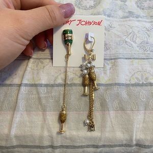 Betsey Johnson Champagne Earrings🍾😍